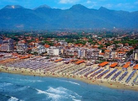 Hotel Montecarlo 리도디캄파이오레 외부 사진