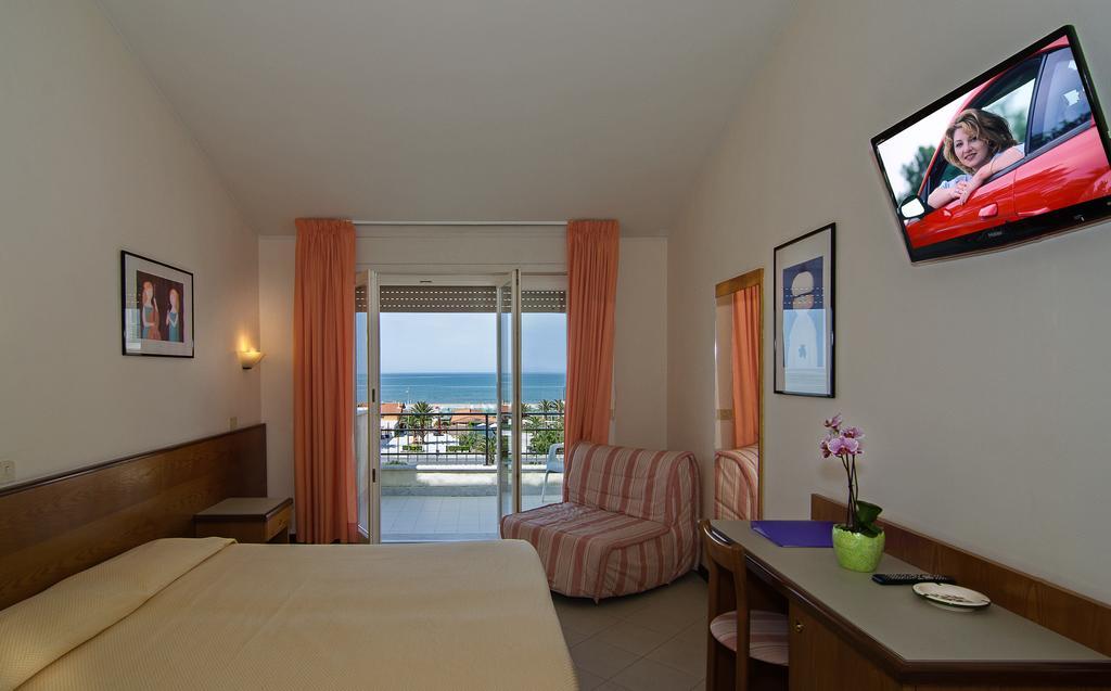 Hotel Montecarlo 리도디캄파이오레 외부 사진